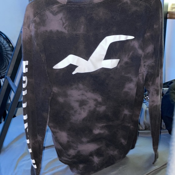 Hollister Shirt - Picture 2 of 2